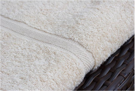 32" x 66" 18 lb. Oxford Imperiale Hotel Pool Towels, Dyed Bone