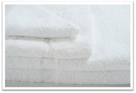27" x 54" 13.5 lb. Oxford Gold Cam White Hotel Bath Towel
